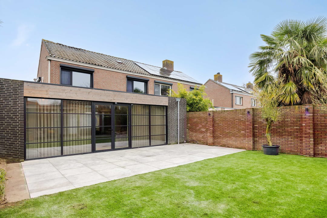 Photo 1 of Sint Lambertusstraat 10