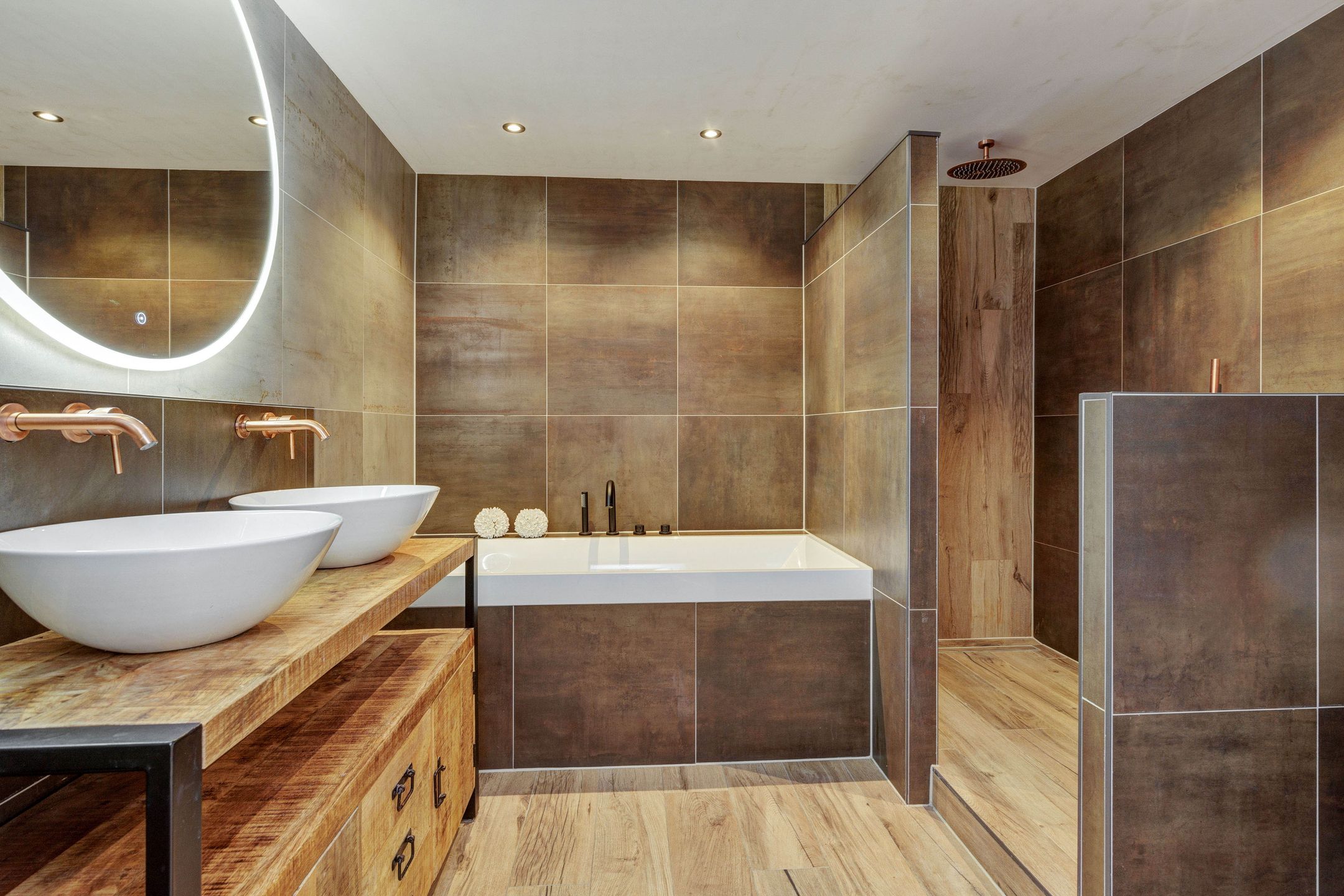 Photo 33 of Sint Lambertusstraat 10