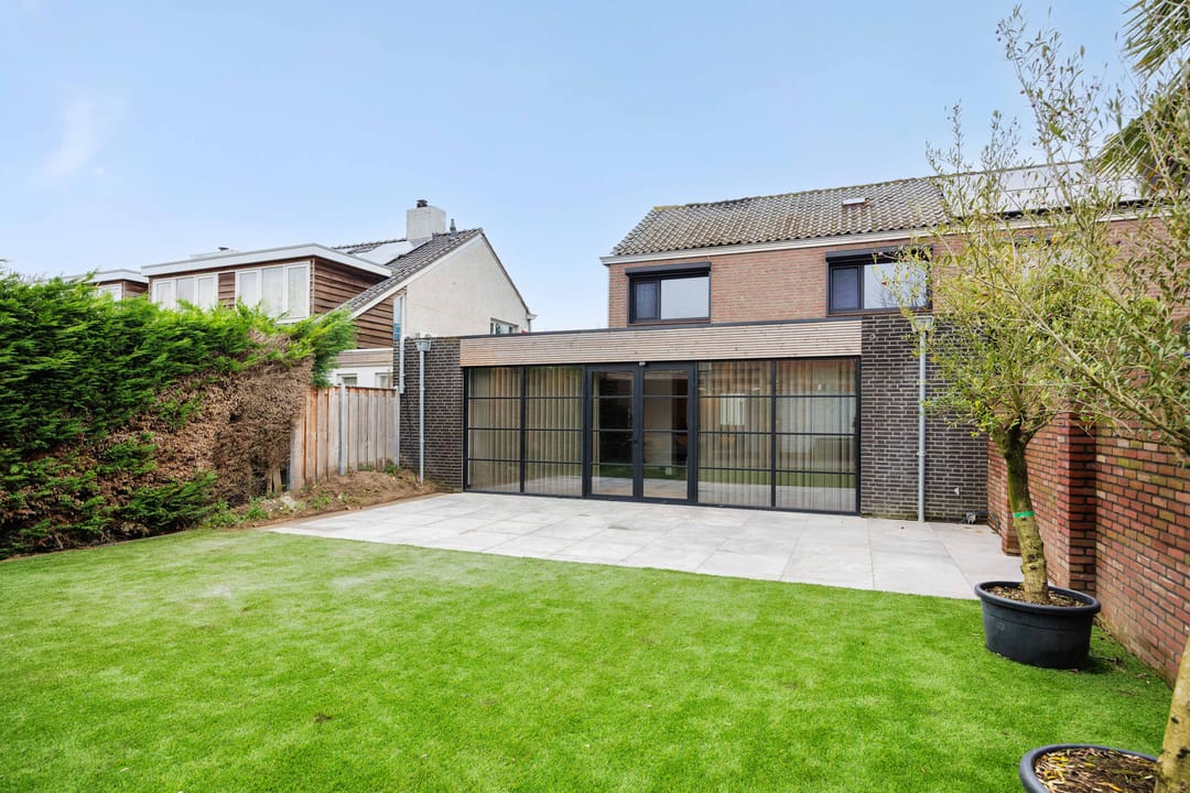 Photo 38 of Sint Lambertusstraat 10