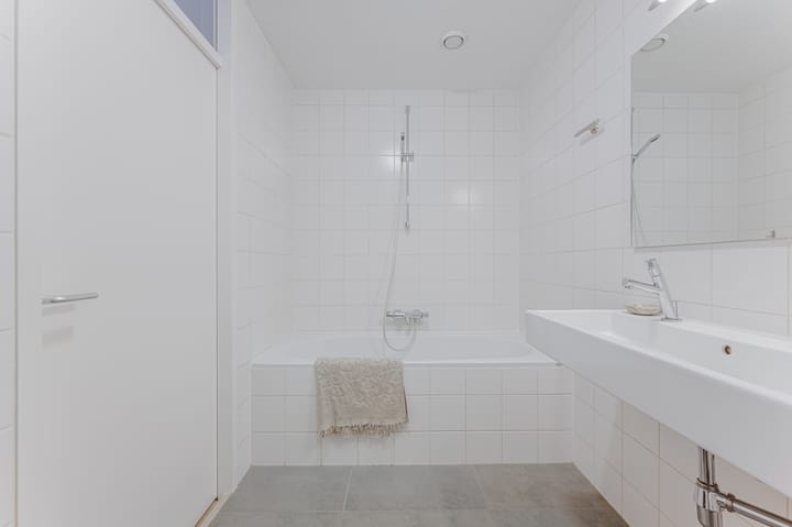 Foto 32 van Mattenbiesstraat 175