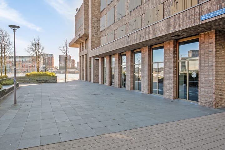 Photo 34 of De Monchyplein 76