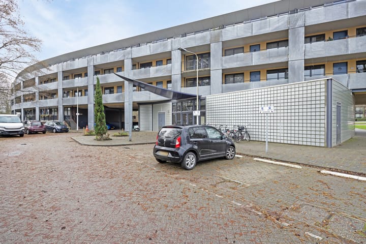 Foto 2 van Mies Ruthplaats 20