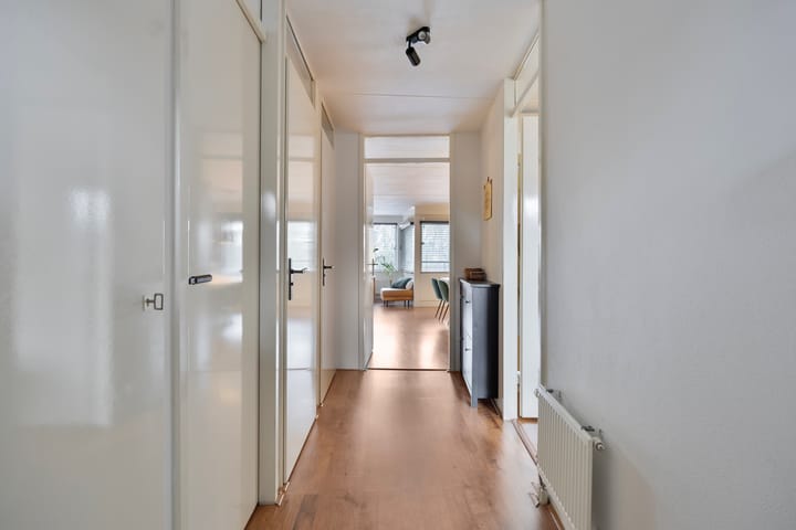 Foto 5 van Mies Ruthplaats 20