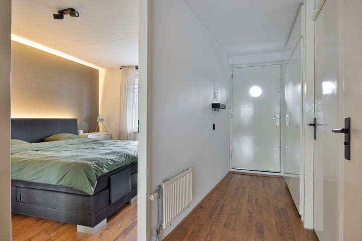 Foto 19 van Mies Ruthplaats 20