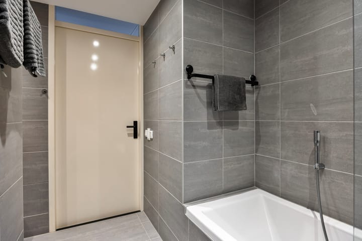 Foto 25 van Mies Ruthplaats 20