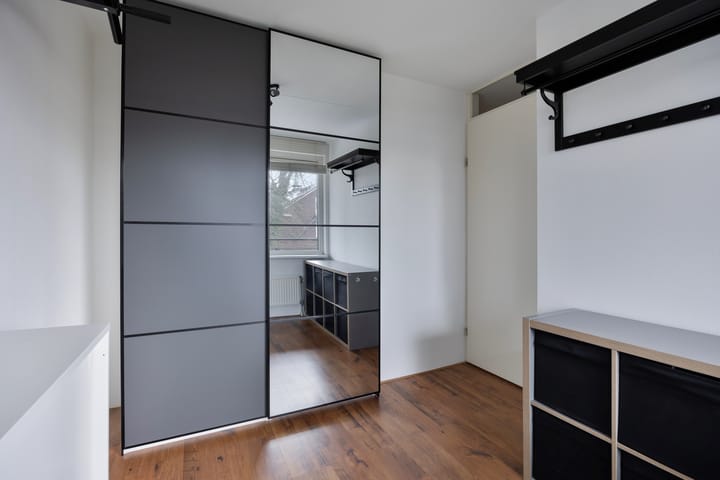 Foto 27 van Mies Ruthplaats 20