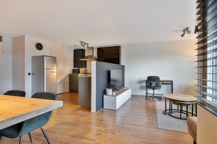 Foto 9 van Mies Ruthplaats 20