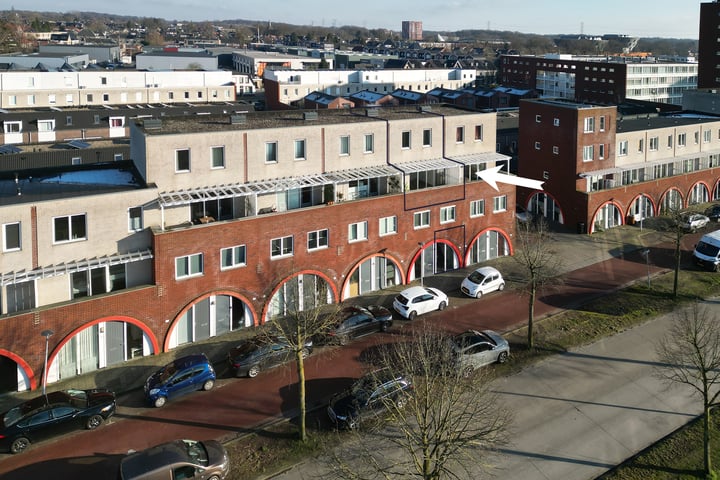 Bekijk foto van Zuiderspoorstraat 71