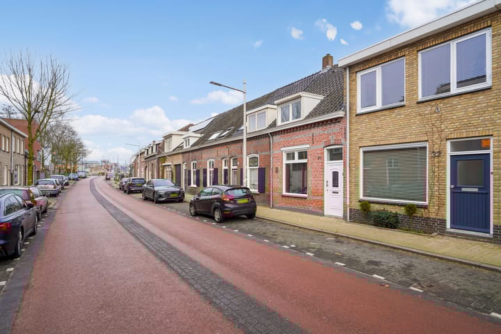 Foto 35 van Hoevenseweg 32