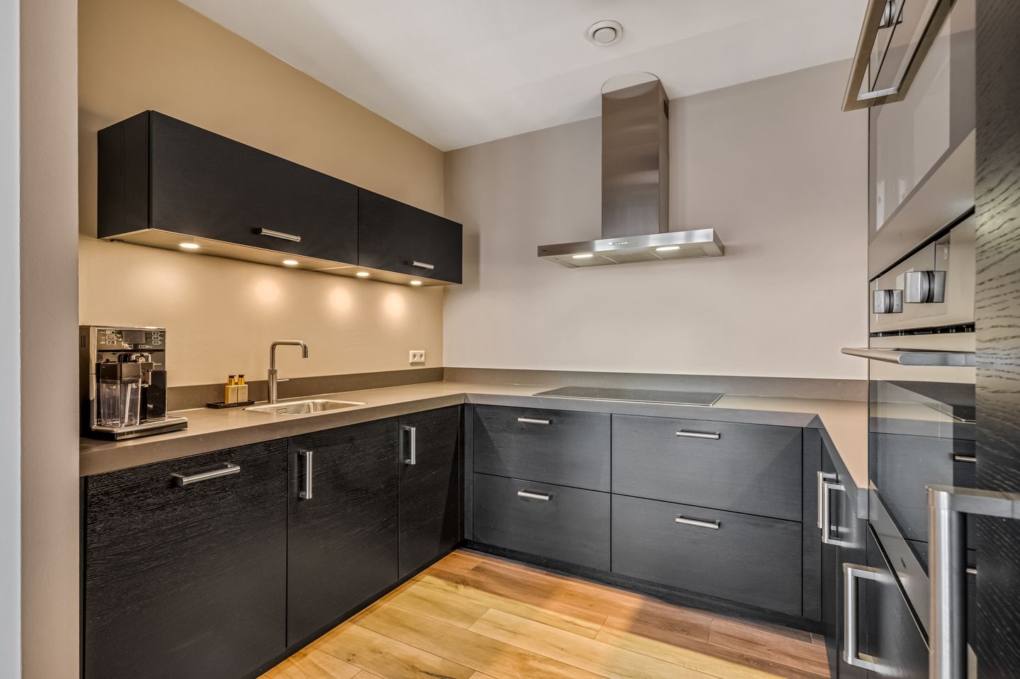 Photo 14 of J.G. Sandbrinkstraat 88