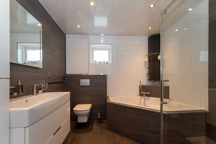 Photo 28 of Veeneslagen 38