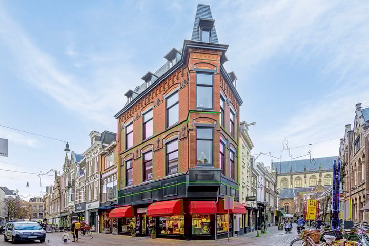 Bekijk foto van Warmoesstraat 30 A