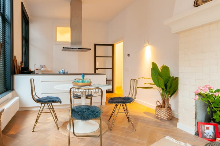 Foto 2 van Warmoesstraat 30-A