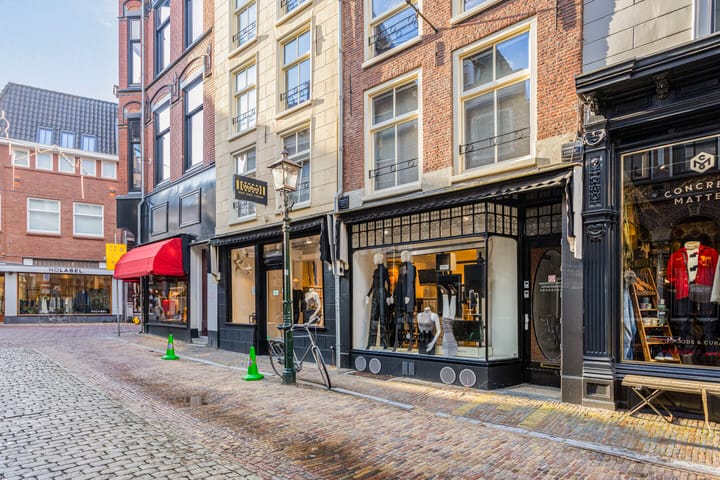 Photo 32 of Warmoesstraat 30-A