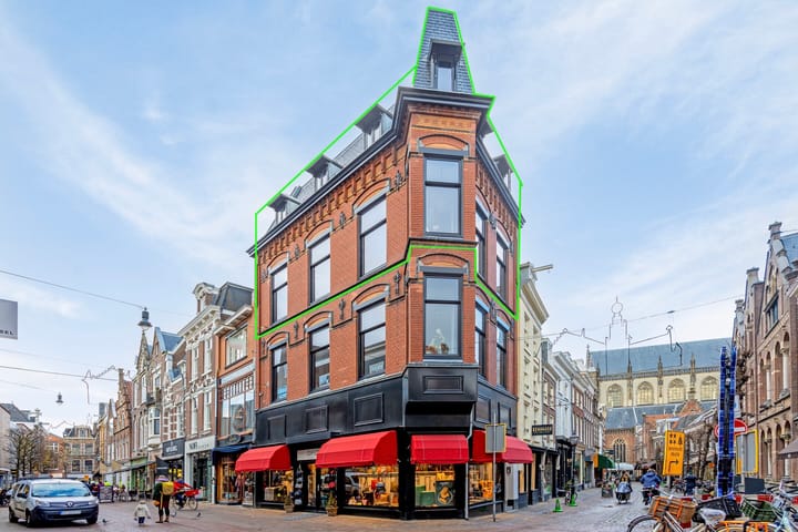 Photo 1 of Warmoesstraat 30-B