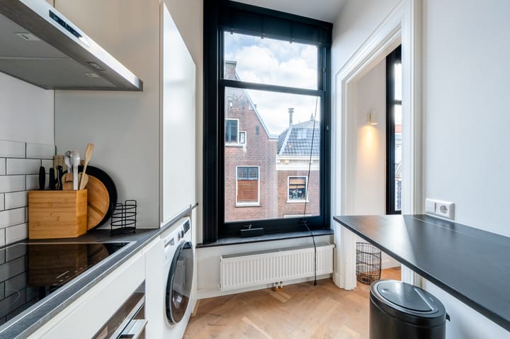 Photo 8 of Warmoesstraat 30-B