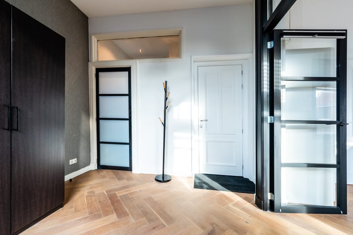 Photo 9 of Warmoesstraat 30-B