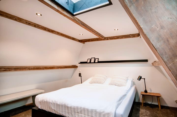 Photo 17 of Warmoesstraat 30-B