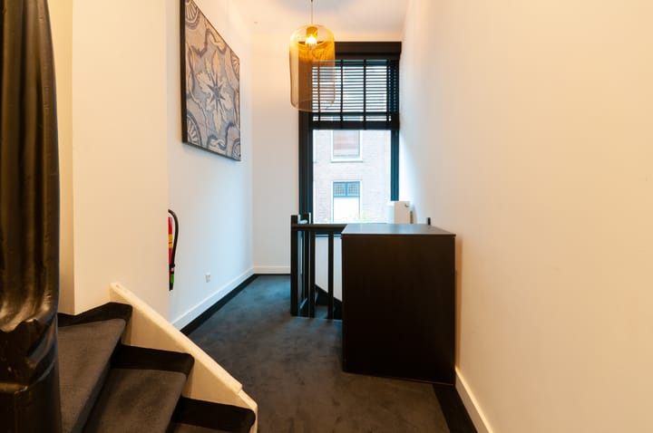 Photo 29 of Warmoesstraat 30-B