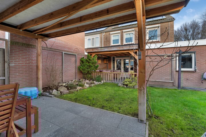 Foto 2 van Margrietstraat 1