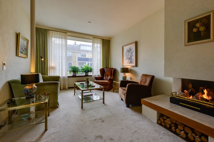 Foto 8 van Albert Schweitzerstraat 32