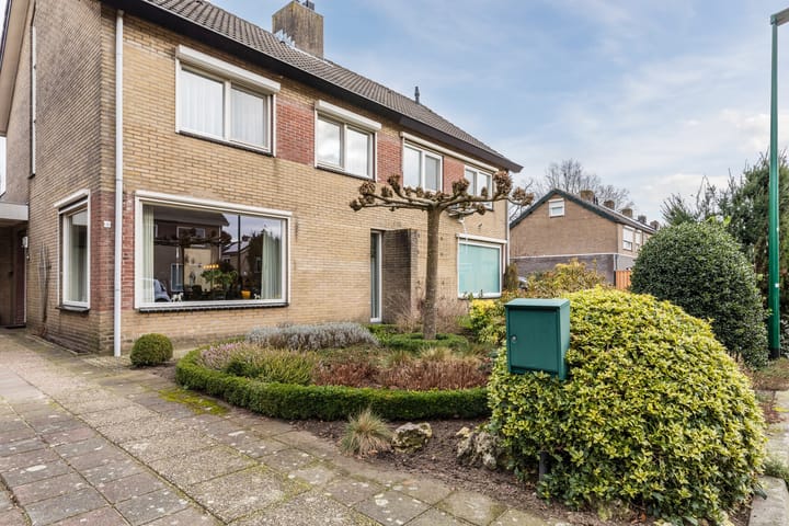 Foto 42 van Brahmsstraat 4