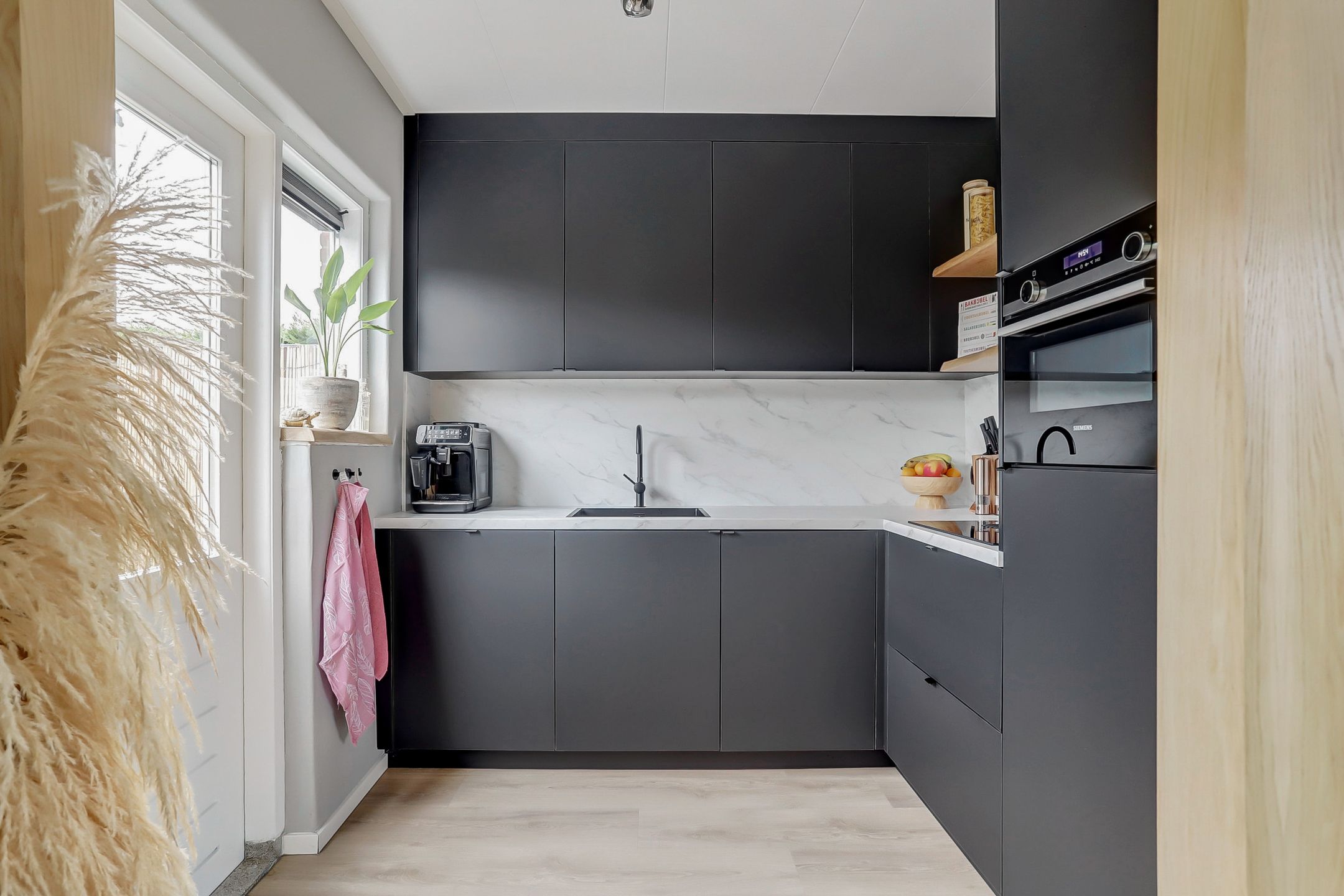 Foto 18 van Van Vollenhovenstraat 8