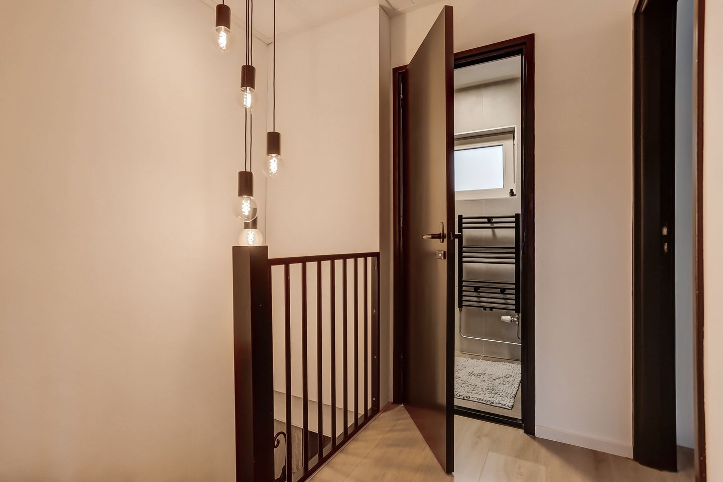 Foto 25 van Van Vollenhovenstraat 8