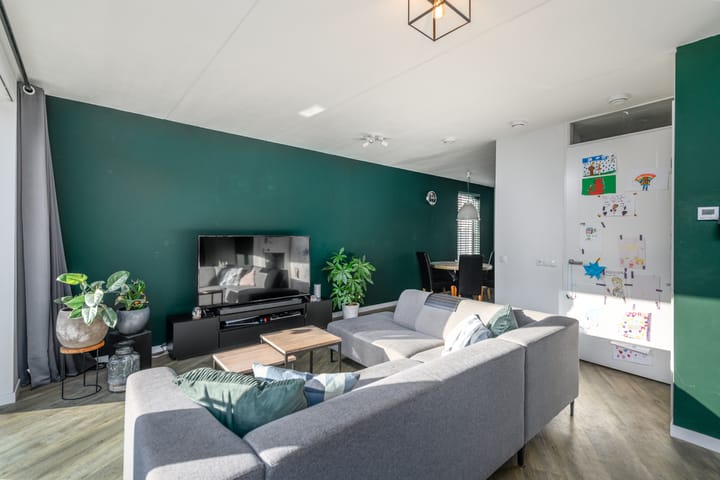 Foto 7 van Smaragd 40