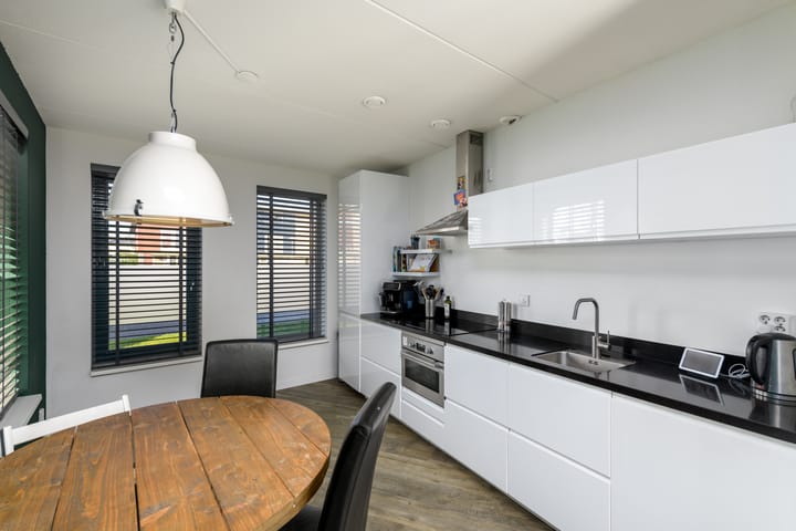 Foto 9 van Smaragd 40