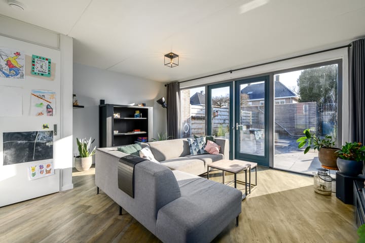 Foto 2 van Smaragd 40