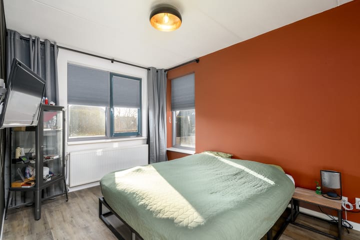 Foto 12 van Smaragd 40