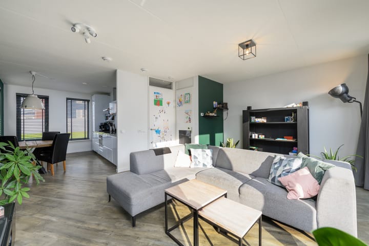 Foto 8 van Smaragd 40