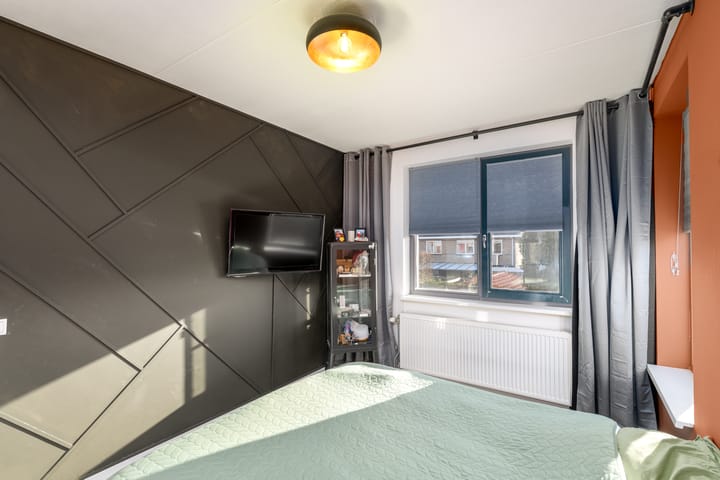 Foto 13 van Smaragd 40