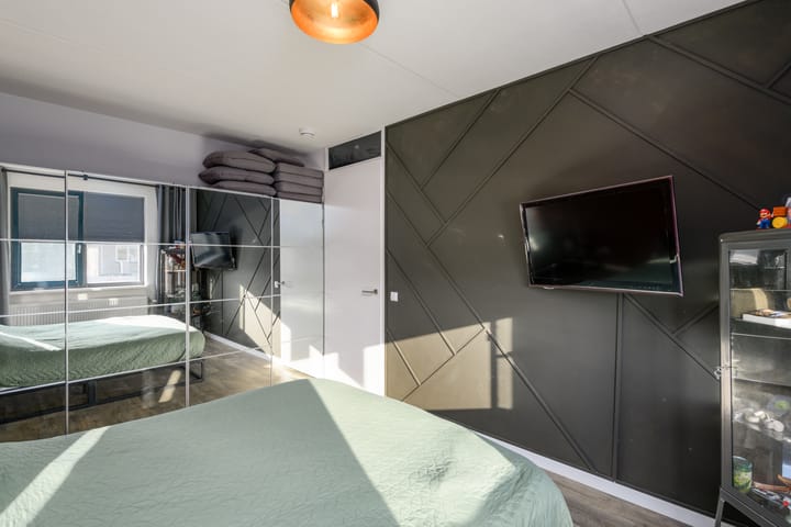 Foto 14 van Smaragd 40