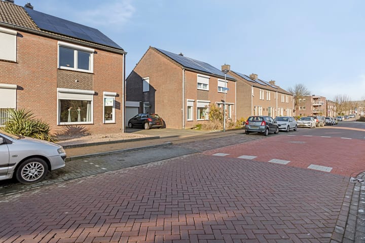 Foto 7 van Esdoornstraat 35