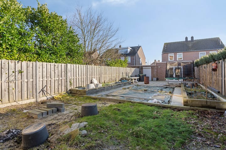 Foto 36 van Esdoornstraat 35