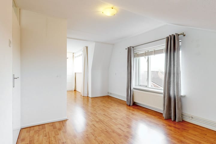 Photo 22 of Schevelstraat 34