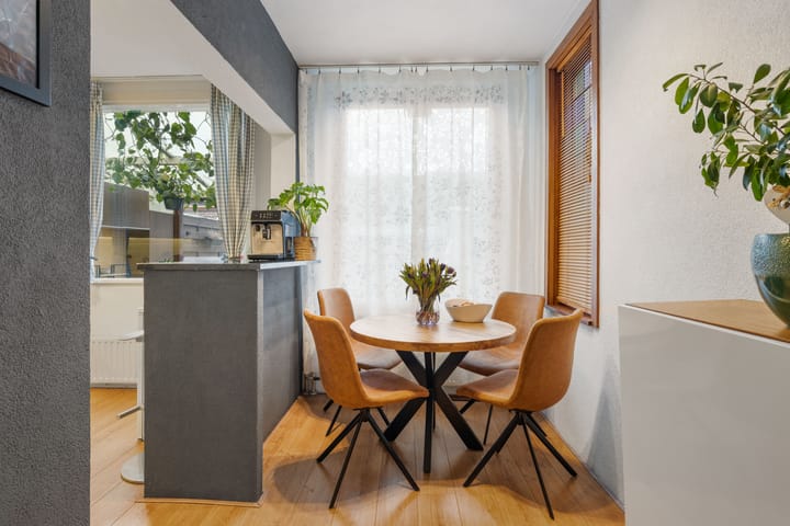 Photo 10 of Duiventorenstraat 33