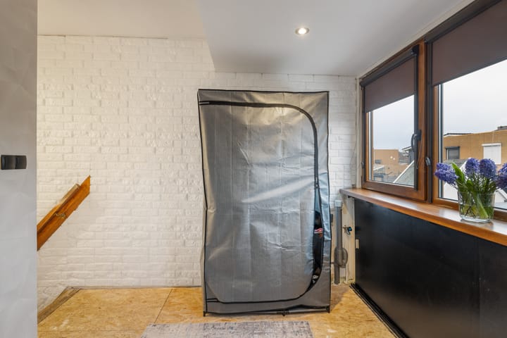 Photo 14 of Duiventorenstraat 33