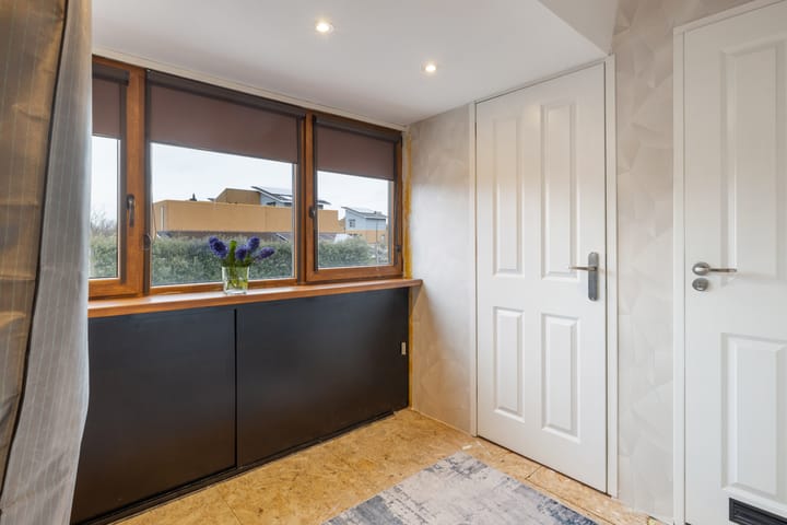 Photo 15 of Duiventorenstraat 33