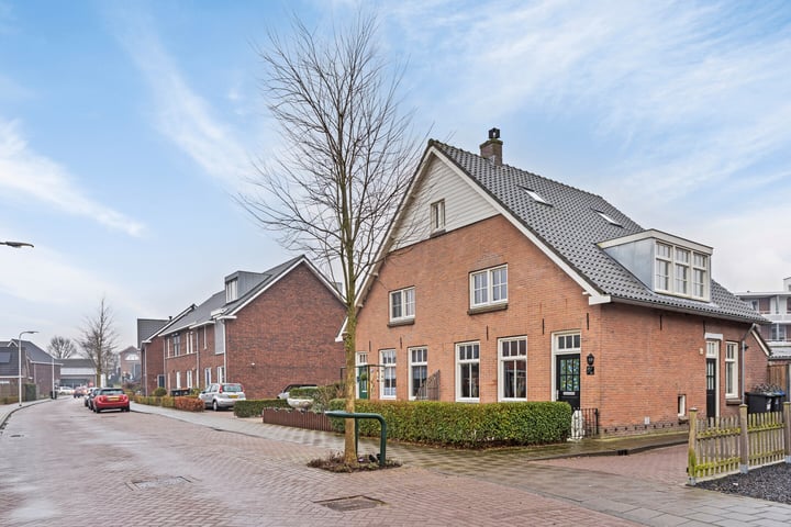 Bekijk foto 1 van Folkertsstraat 17