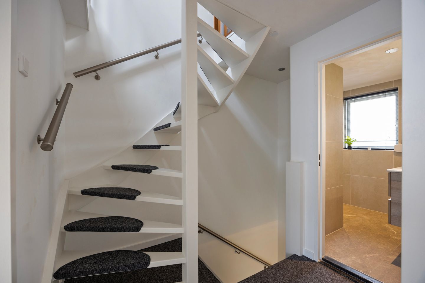 Photo 20 of Bellinistraat 153