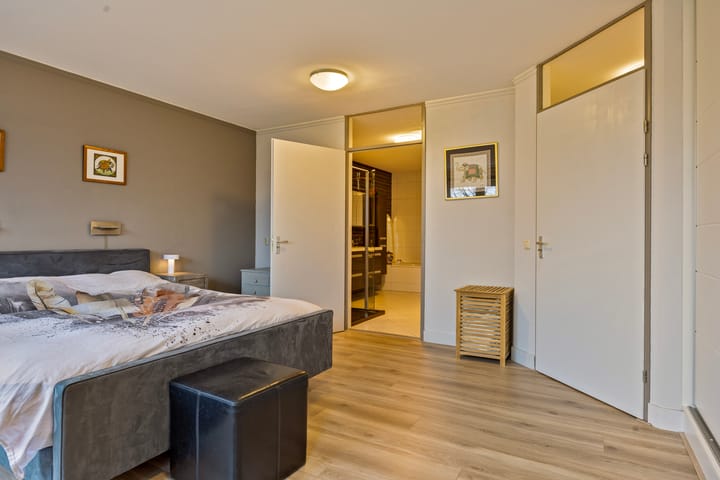 Foto 24 van Jeneverbes 67