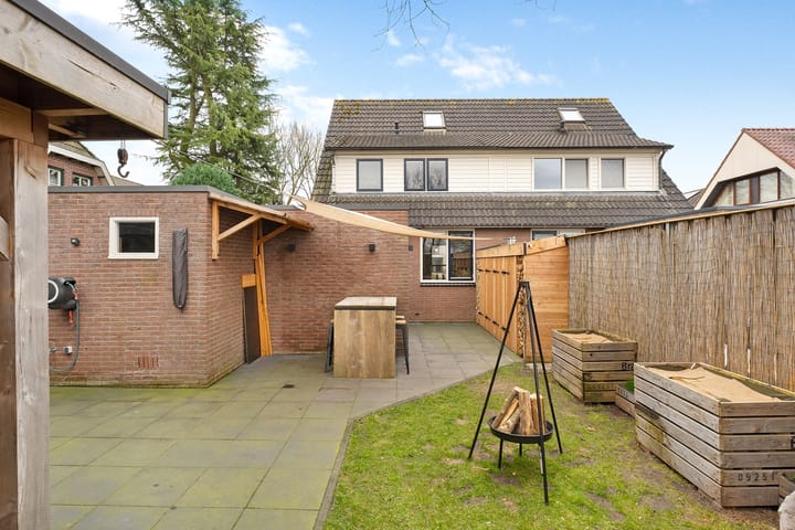 Foto 40 van Esdoornstraat 17