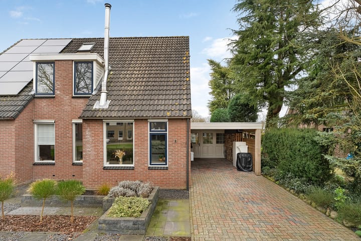 Foto 44 van Esdoornstraat 17