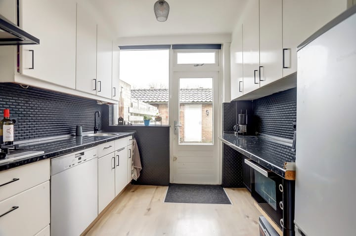 Foto 7 van Janus Erasmiusstraat 10