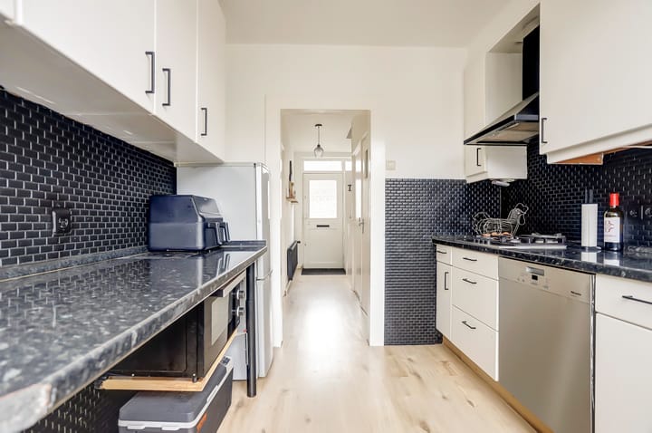 Foto 11 van Janus Erasmiusstraat 10