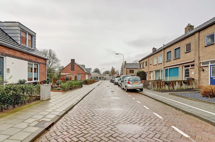 Foto 37 van Janus Erasmiusstraat 10