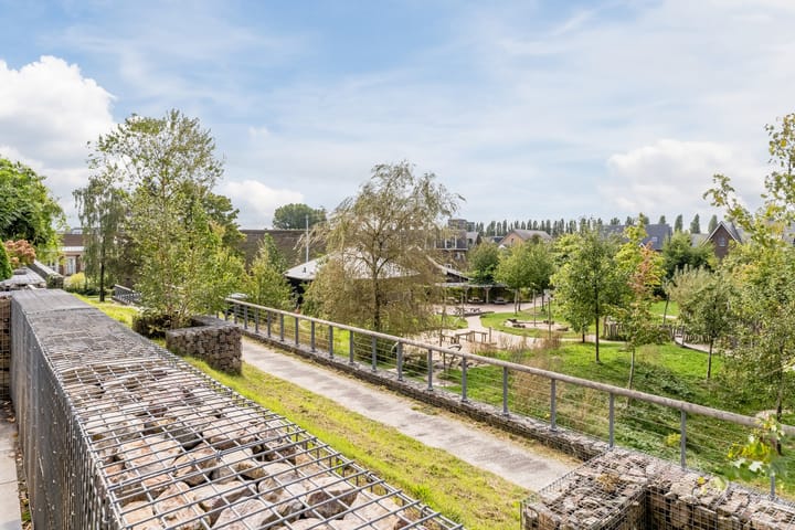 Foto 18 van Valeriaanweg 205